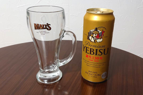 エビスビール500ml缶とモルツのグラス